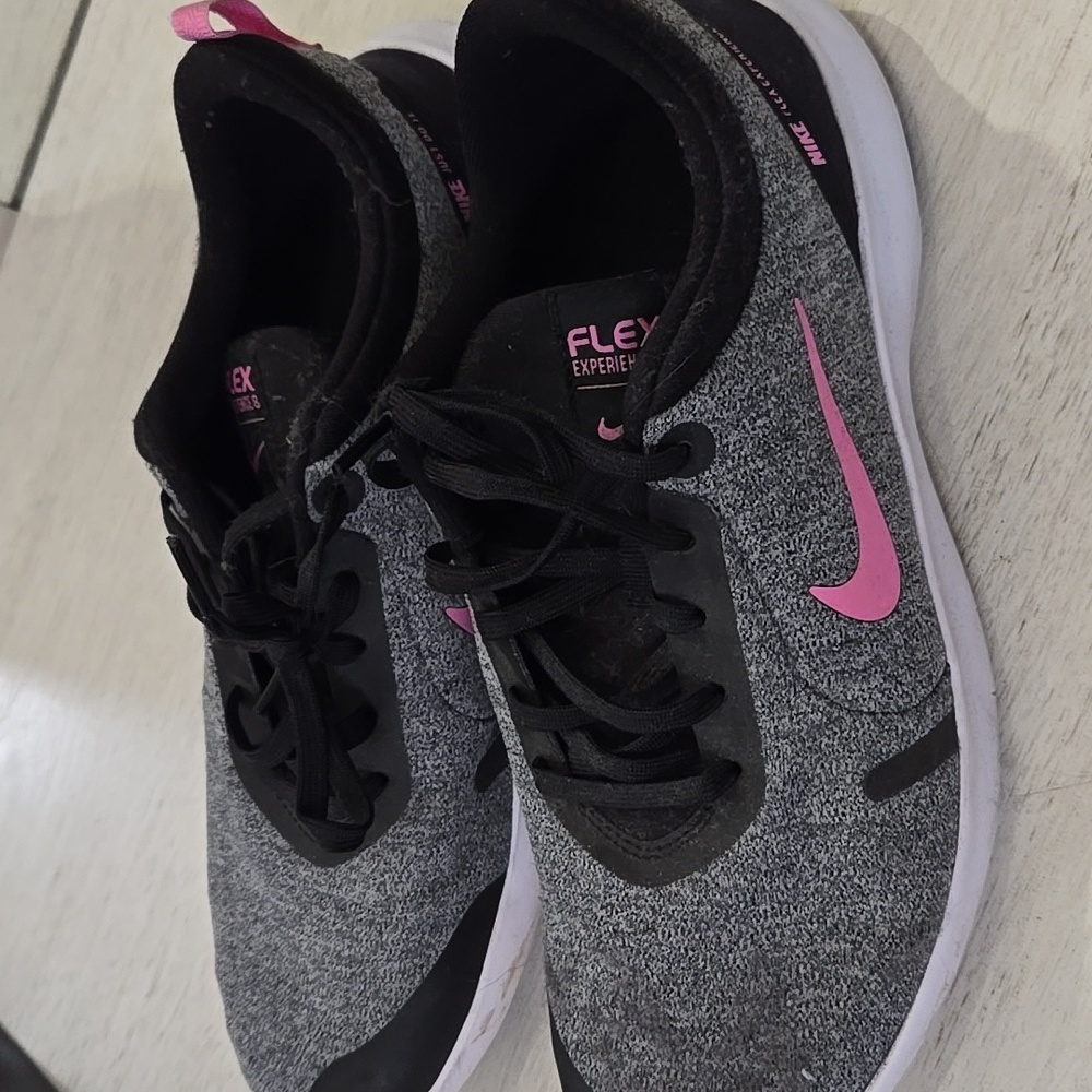 Nike womens size 10 sneakers